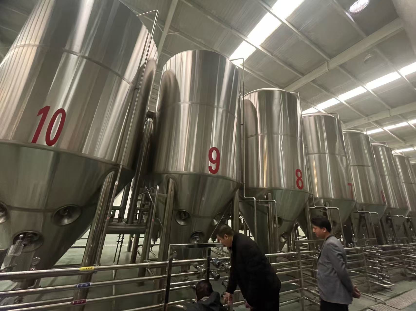 溆浦精酿啤酒设备厂—平面布置、设备设计、制造、调试、培训等一条龙服务